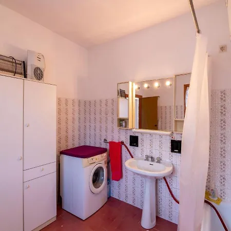 Large A Stone's Throw From The Marmore Falls Apartamento *