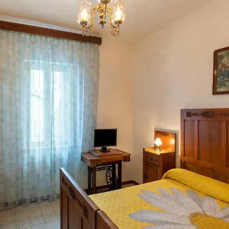 Large A Stone's Throw From The Marmore Falls * Polino