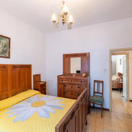 Large A Stone's Throw From The Marmore Falls Apartamento *