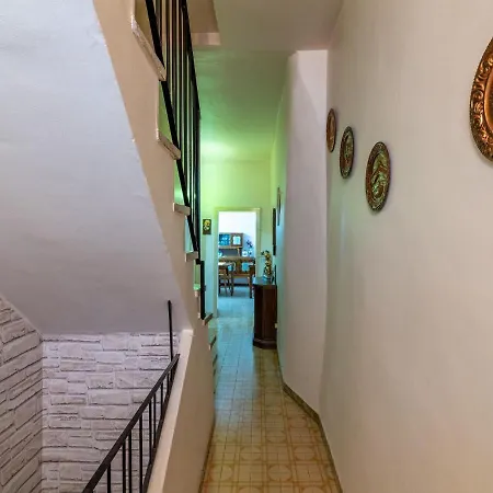 Large A Stone's Throw From The Marmore Falls Apartamento *